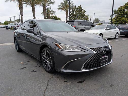 2024 Lexus ES 300h Base