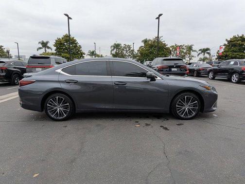 2024 Lexus ES 300h Base