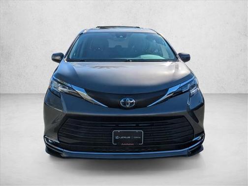 2021 Toyota Sienna XLE 7 Passenger