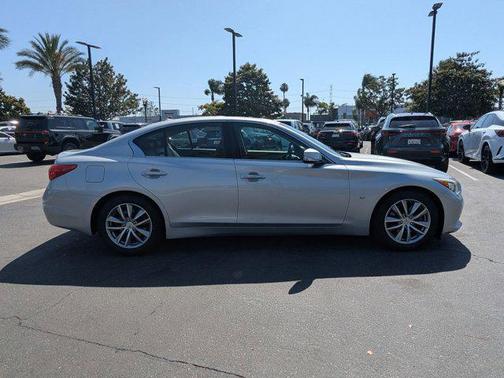 2015 INFINITI Q50 Premium