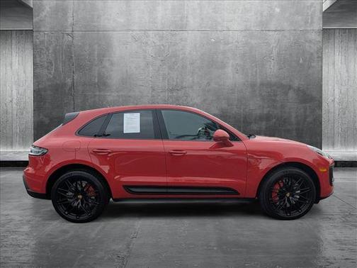 2025 Porsche Macan GTS