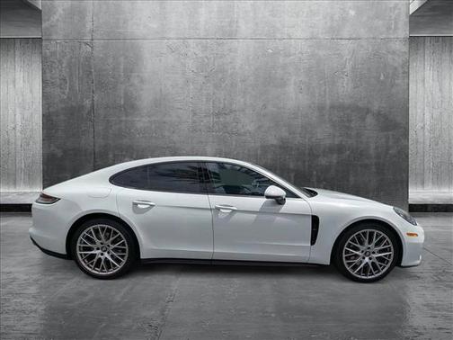 2021 Porsche Panamera RWD