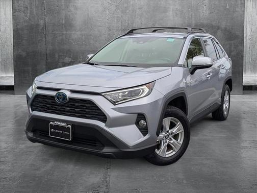 2020 Toyota RAV4 Hybrid XLE