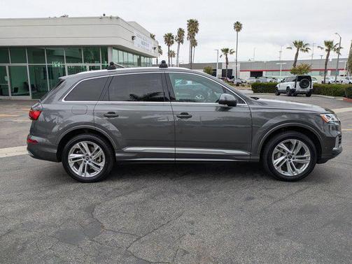 2021 Audi Q7 45 Premium