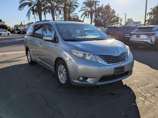 2011 Toyota Sienna XLE