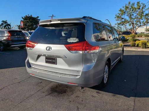 2011 Toyota Sienna XLE