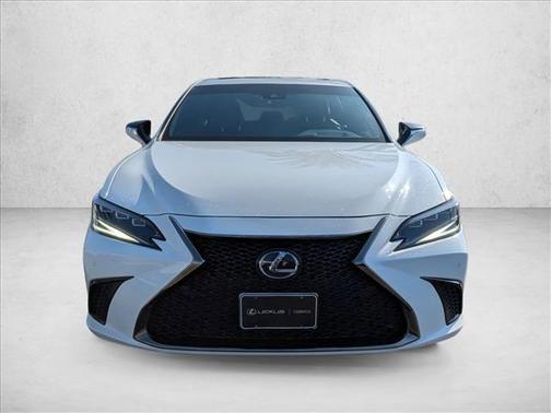 2023 Lexus ES 300h F SPORT Handling