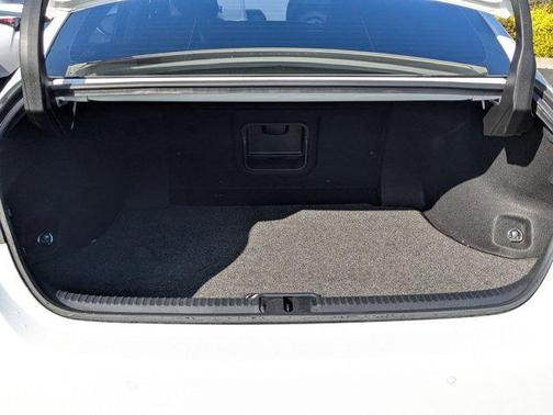 2023 Lexus ES 300h F SPORT Handling