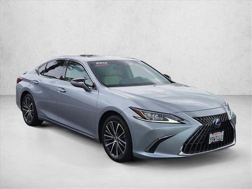 Iridium 2022 Lexus ES 300h Base