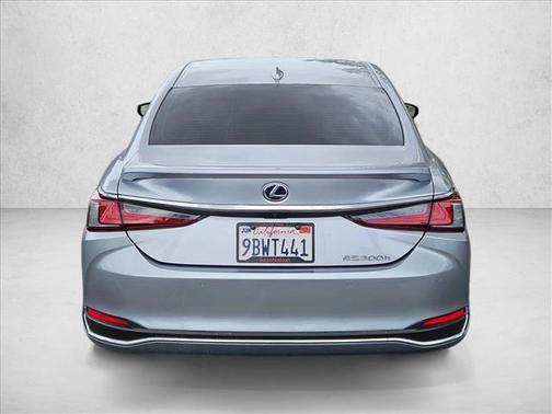 Iridium 2022 Lexus ES 300h Base