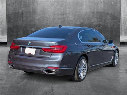 2016 BMW 740 740i