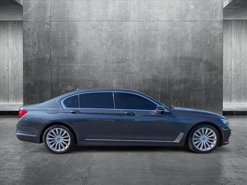 2016 BMW 740 740i