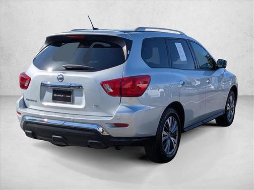 2018 Nissan Pathfinder SL