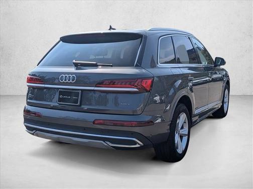 2022 Audi Q7 45 Premium