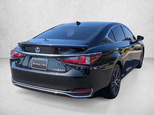 2022 Lexus ES 300h Base