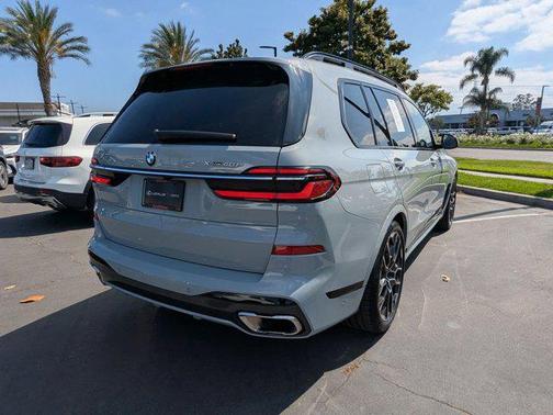2023 BMW X7 xDrive40i