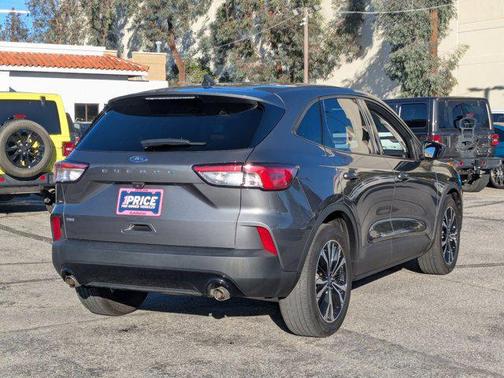 2022 Ford Escape SE