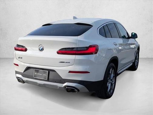 2025 BMW X4 xDrive30i