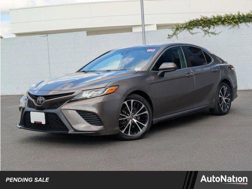 2020 Toyota Camry SE