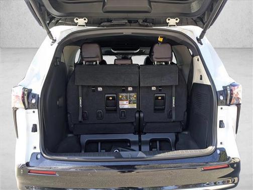 2022 Toyota Sienna Platinum