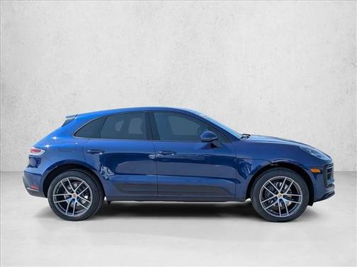 2022 Porsche Macan AWD