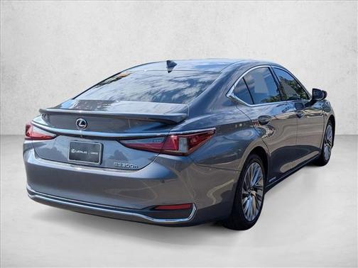 2019 Lexus ES 300h Luxury
