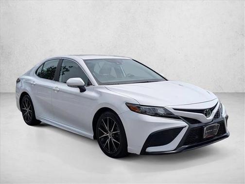 White 2022 Toyota Camry SE