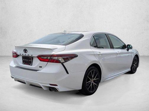 White 2022 Toyota Camry SE