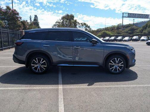 2025 INFINITI QX60 SENSORY