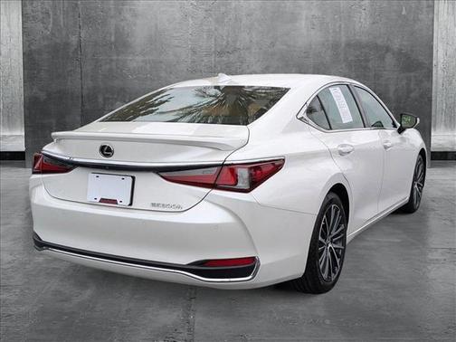 2024 Lexus ES 300h Base