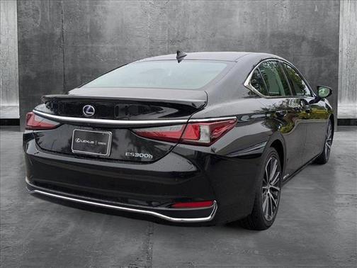 2022 Lexus ES 300h Base