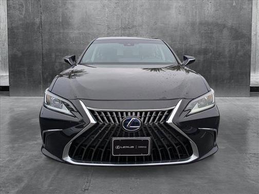 2022 Lexus ES 300h Base