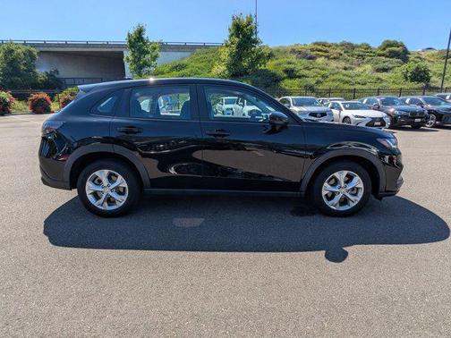 Crystal Black Pearl 2023 Honda HR-V LX
