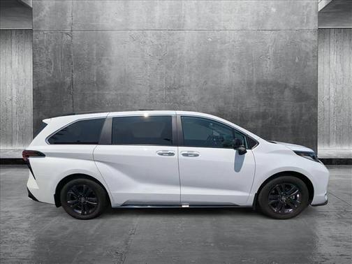 2024 Toyota Sienna XSE 7 Passenger