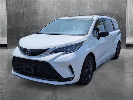 2024 Toyota Sienna XSE 7 Passenger