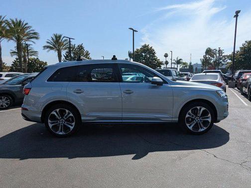 2024 Audi Q7 55 Premium Plus