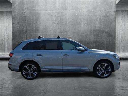 2024 Audi Q7 55 Premium Plus