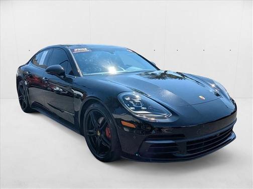 2017 Porsche Panamera 4