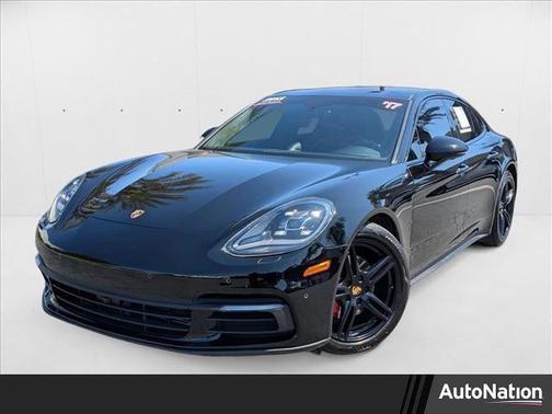 2017 Porsche Panamera 4