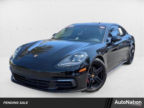 2017 Porsche Panamera 4