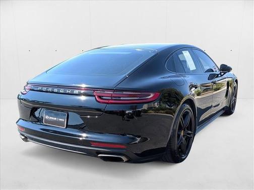 2017 Porsche Panamera 4