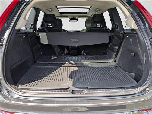2022 Volvo XC90 Recharge Plug-In Hybrid T8 Inscription 6 Passenger