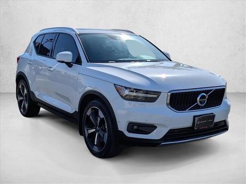 2019 Volvo XC40 T5 Momentum