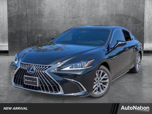 2022 Lexus ES 300h Base