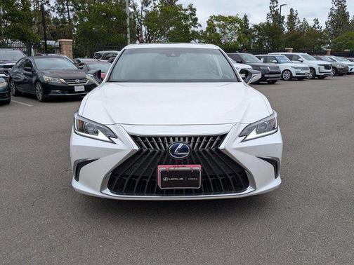 2022 Lexus ES 300h Base