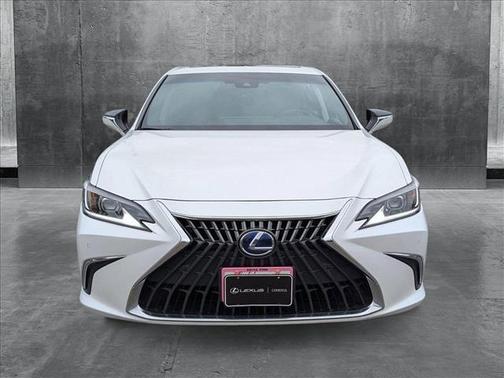 2022 Lexus ES 300h Base