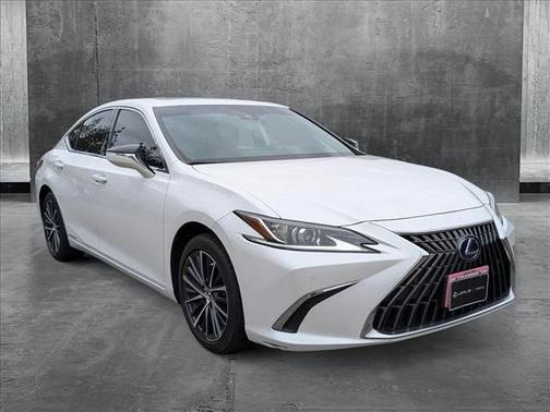 2022 Lexus ES 300h Base