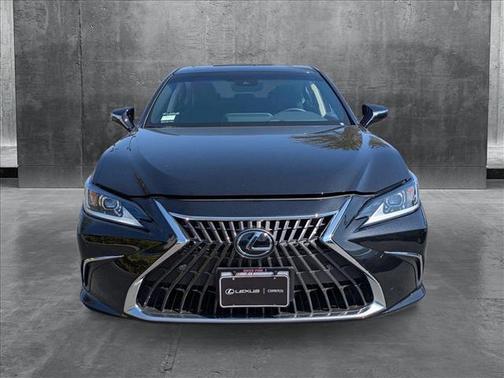 2025 Lexus ES 300h Base