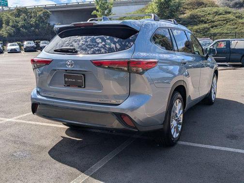 2022 Toyota Highlander Limited