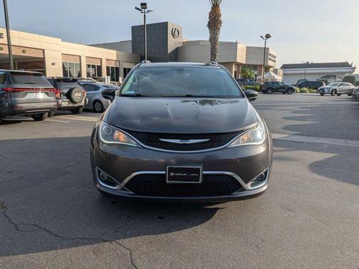 2020 Chrysler Pacifica Touring L